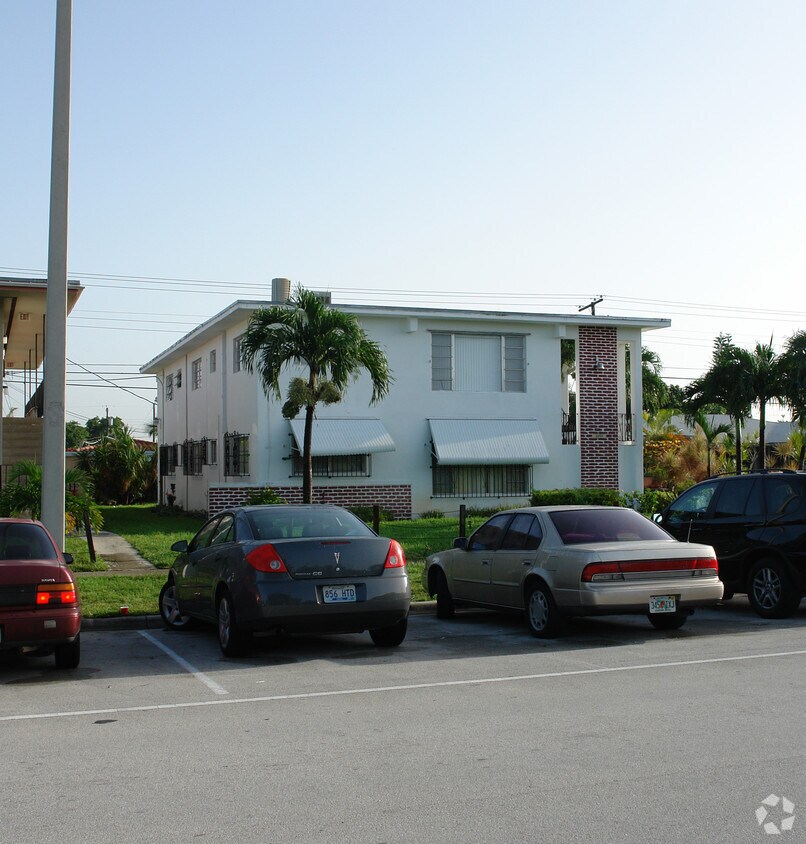 Foto del edificio - 2055 NE 172nd St