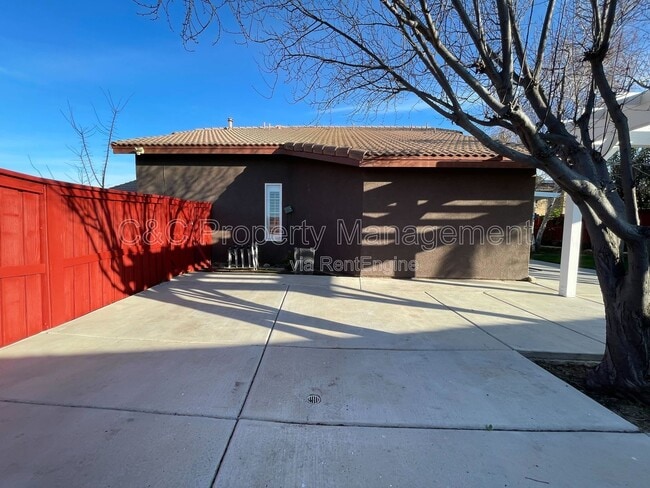 Building Photo - 1496 Lechuga Way