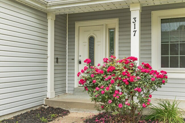 Building Photo - 317 Oak Park Village Dr