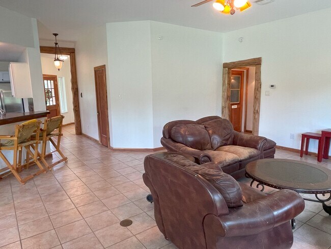Building Photo - 351 Winding Trail