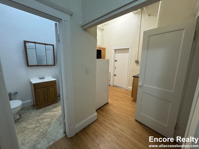 Building Photo - 1173 Boylston St