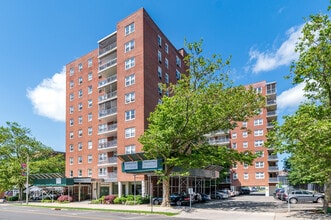 Building Photo - 444 Bedford St