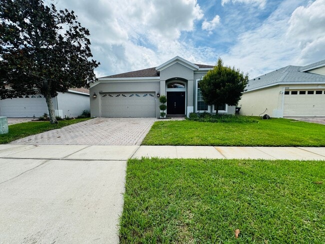 Building Photo - BEAUTIFUL 3 Bedroom with an Adjacent Offic...