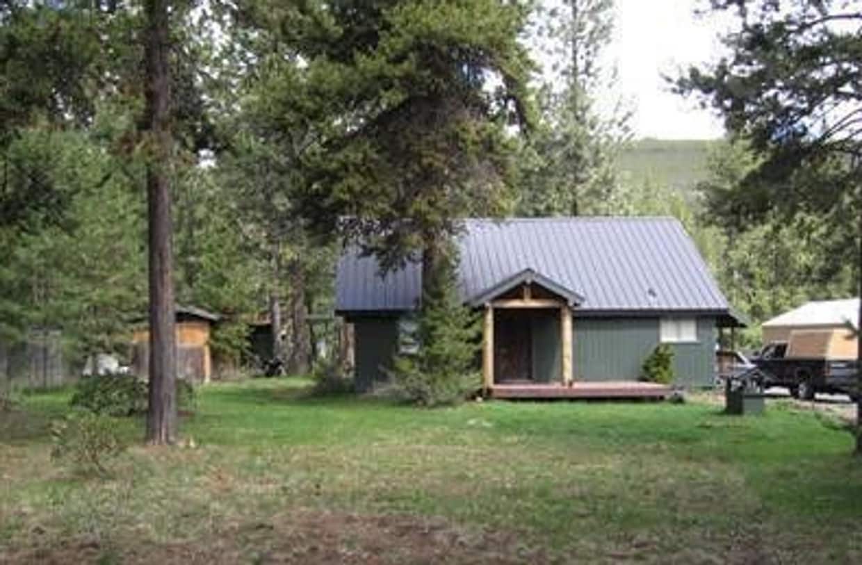 Primary Photo - Charming 3-Bedroom Home on Half-Acre in Sk...