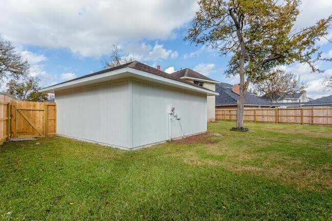 Foto del edificio - 1703 Plantation Dr