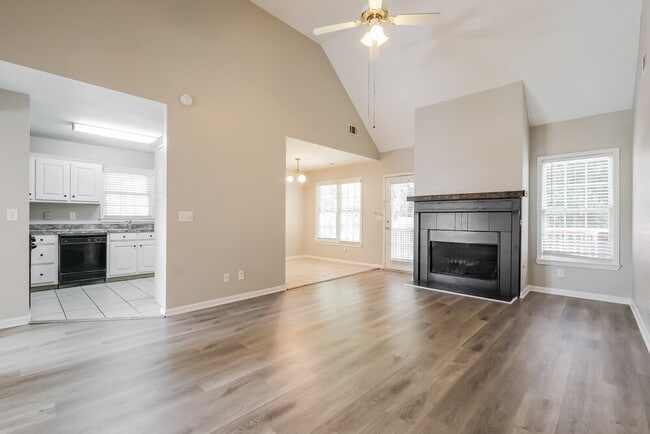 Building Photo - 605 Oxford Crest Ct NW