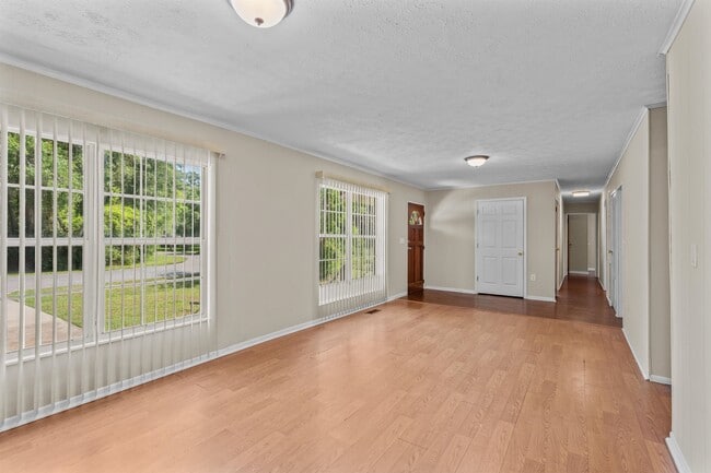 Building Photo - 253 Cowry Rd