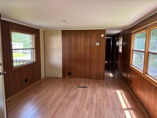Foto del edificio - 2 BDRM 1 BA SINGLEWIDE MOBILE HOME IN PARK...