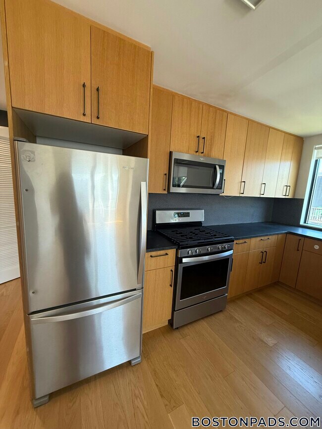 Foto del edificio - 83 Gardner St