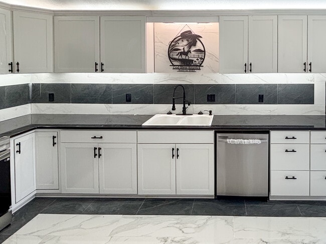 Foto del edificio - 465 County Road 180