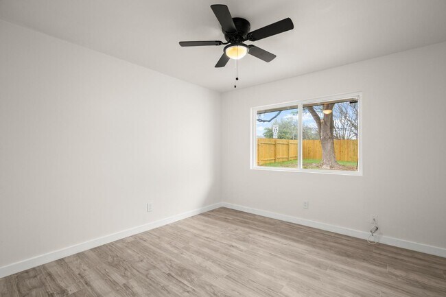 Foto del edificio - 2100 Deadwood Dr