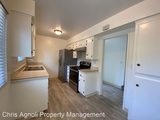 Building Photo - 3753 Portofino Way