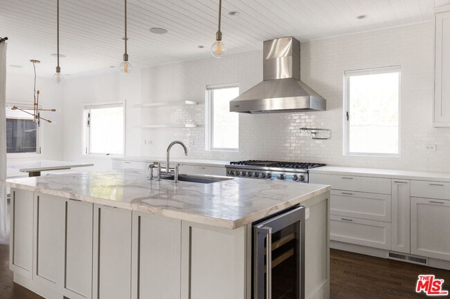 Building Photo - 4525 Melbourne Ave