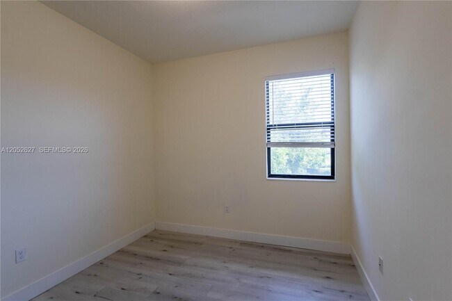 Foto del edificio - 10407 NW 82nd St