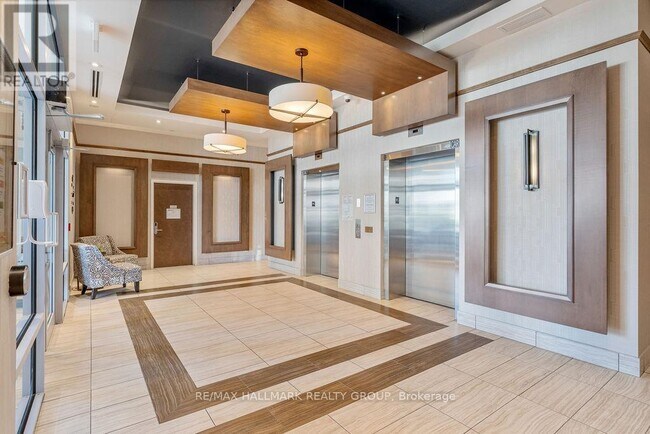Building Photo - 330-330 Titan Private
