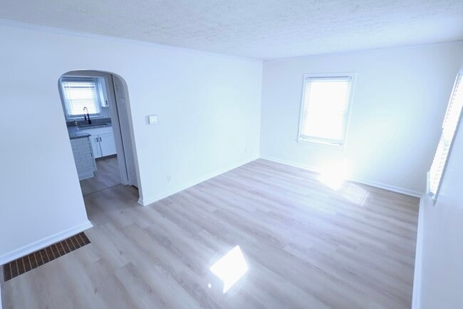 Building Photo - 787 Austin Ave