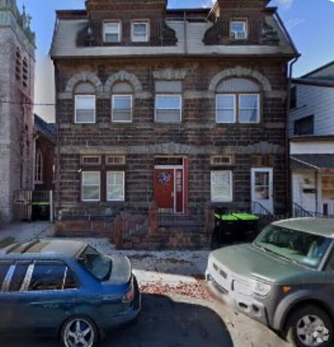 Building Photo - 339 N 8th St