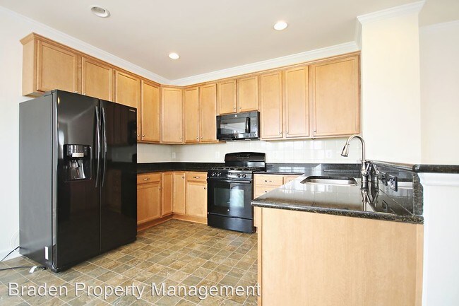 Building Photo - 3 br, 2.5 bath House - 2466 Winthrop Dr