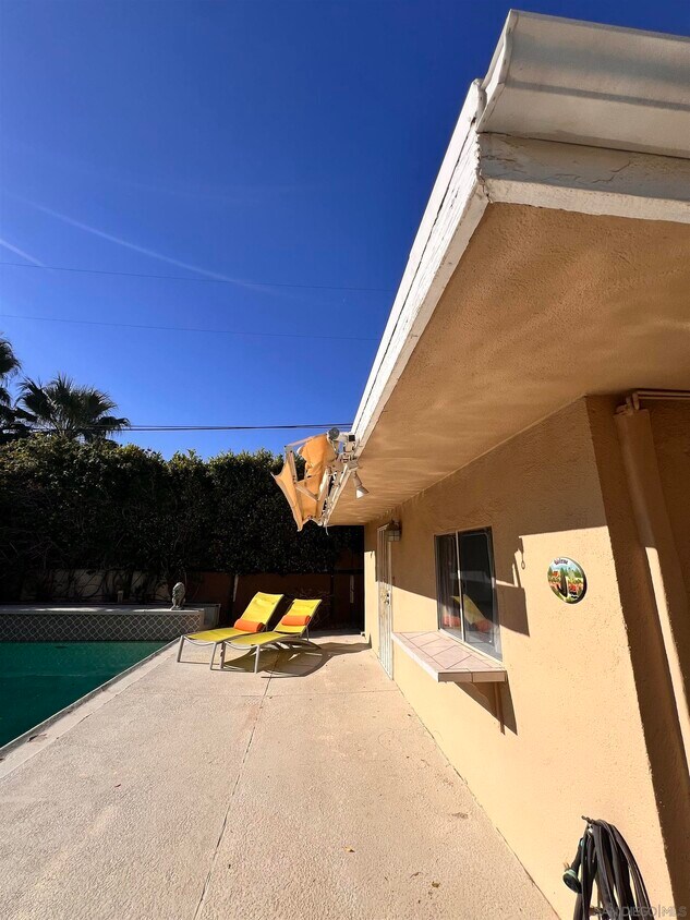 Foto principal - 1225 E Buena Vista Dr