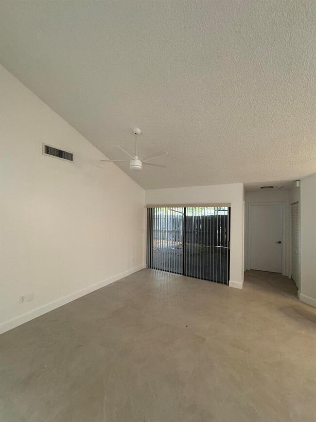 Building Photo - 1148 Summit Trail Cir