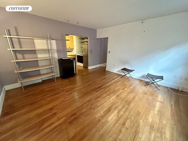 Building Photo - 447 E 87th St