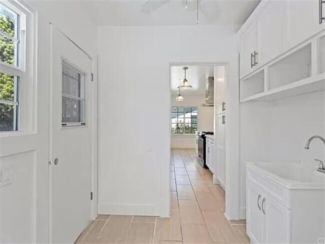 Foto del edificio - 73rd Homes
