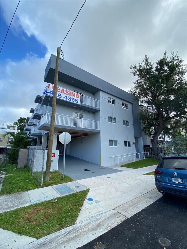 Primary Photo - 1029 NW 3rd St