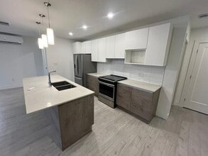 Building Photo - 172 Wentworth Dr