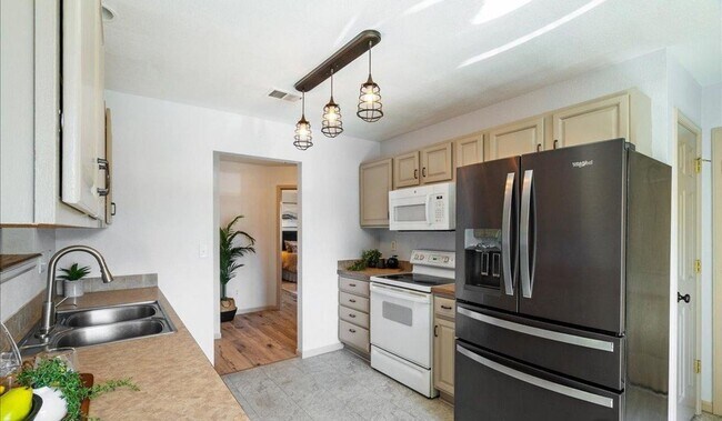 Building Photo - Beautiful 3 Bed/2 Bath Home in Fort Collins