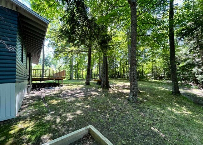 Foto del edificio - 118 Town Farm Rd