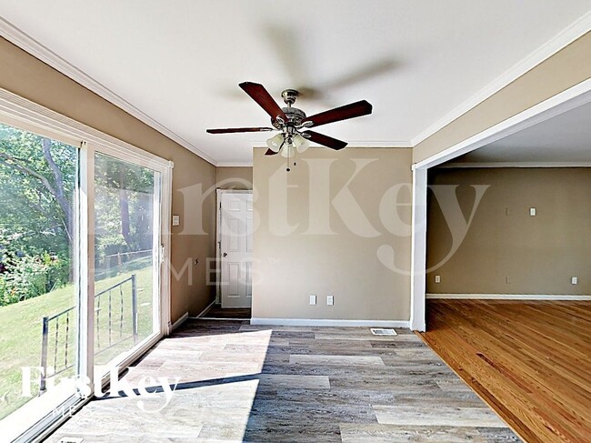 Building Photo - 1365 Carmona Dr