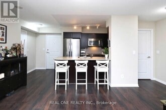 Building Photo - 35 Bastion St