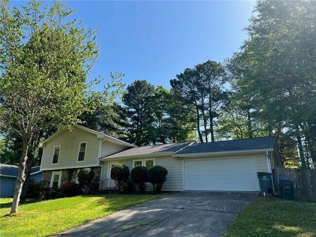Building Photo - 495 Ansley Dr
