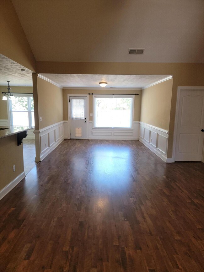 Foto del edificio - 2581 Kirby Ave