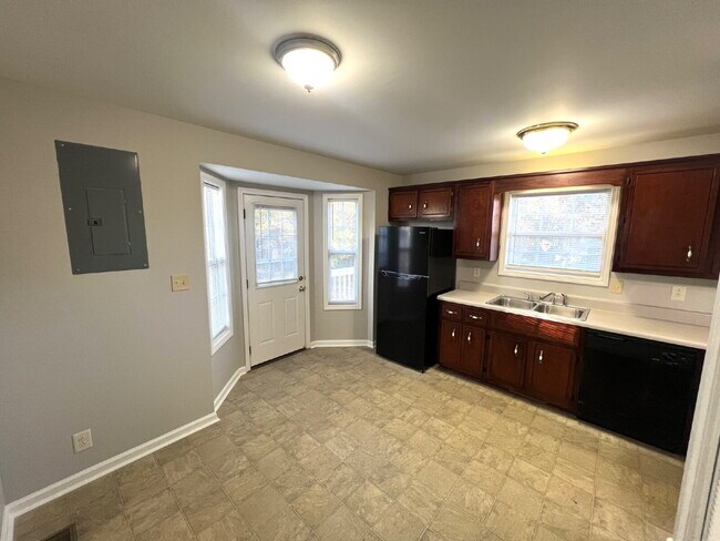 Foto del edificio - 2404 N Ford St