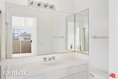 Building Photo - 3 br, 4 bath Condo - 1811 Manning Ave Apt 302