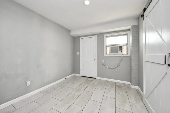 Foto del edificio - 7919 Brays St