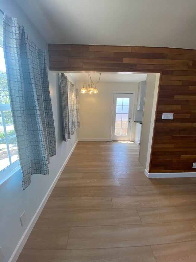 Dining space - 405 N Lucia Ave
