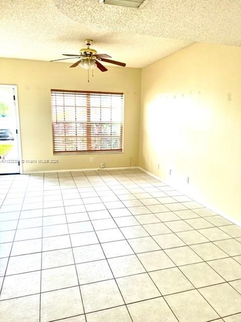Foto del edificio - 7886 Dixie Beach Cir
