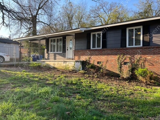 Building Photo - 2302 Olive St