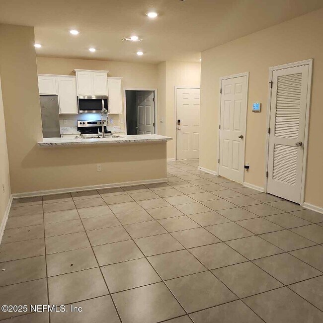 Foto del edificio - 86624 Shortline Cir