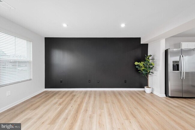 Foto del edificio - 7233 Statesman Blvd