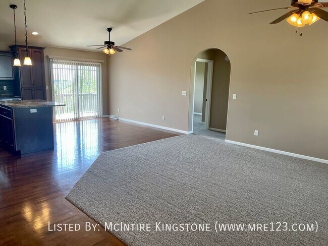 Building Photo - Remodeled 3bd/2ba House, Near Jefferson Ci...