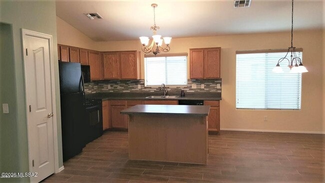 Building Photo - 10835 S Piety Hill Dr
