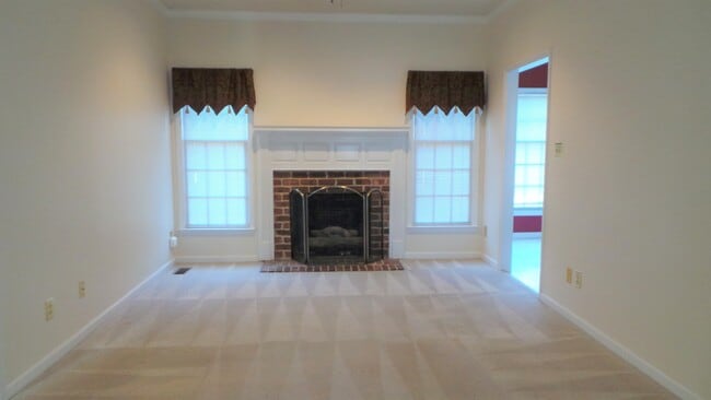 Building Photo - ~~ Charming Cape Cod ~~