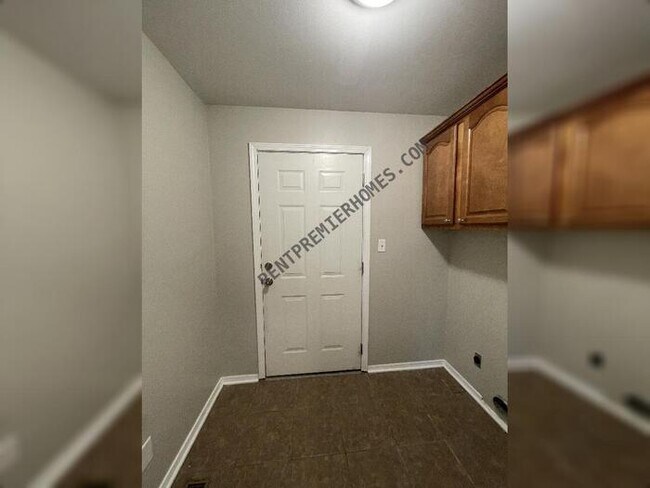 Foto del edificio - 7008 Belmont Cove