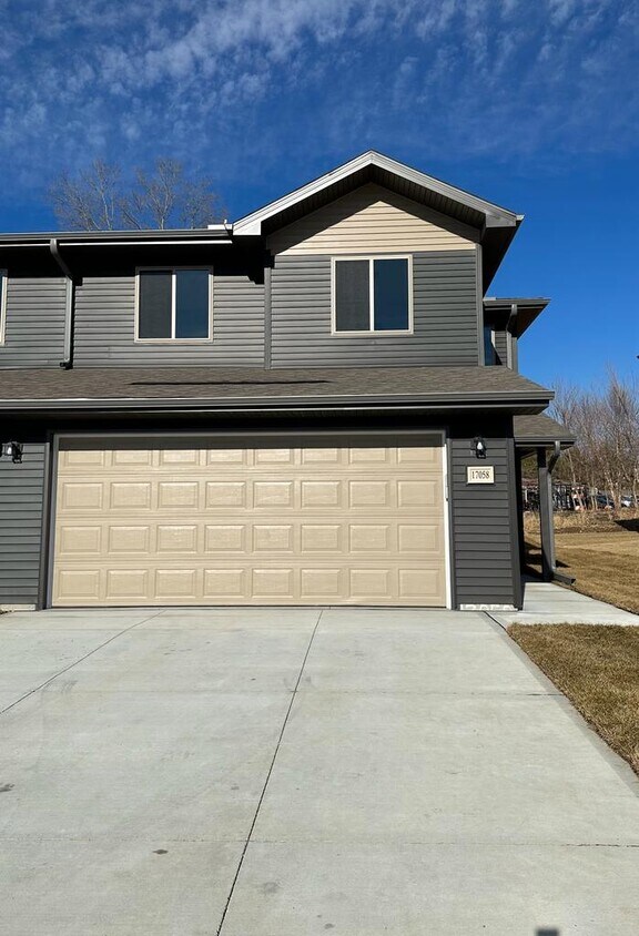 Foto principal - 17058 Hawthorne Ave