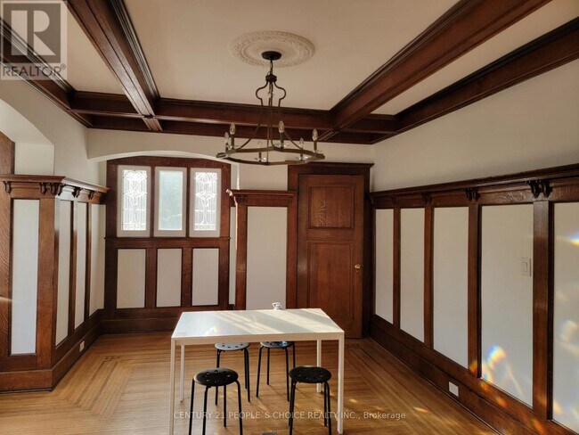 Photo du bâtiment - 43 Barnesdale Ave S