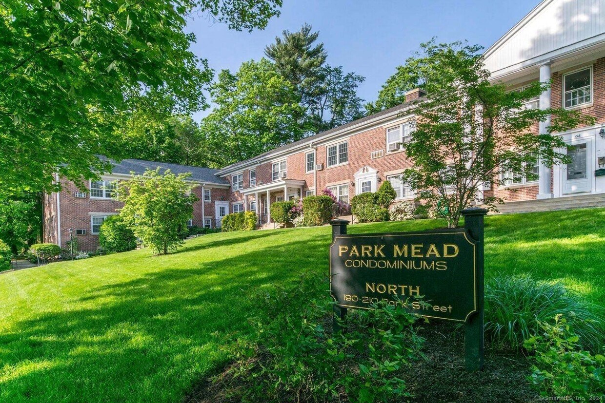 Primary Photo - 206 Park St