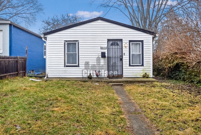 Photo - 2415 N Oxford St House